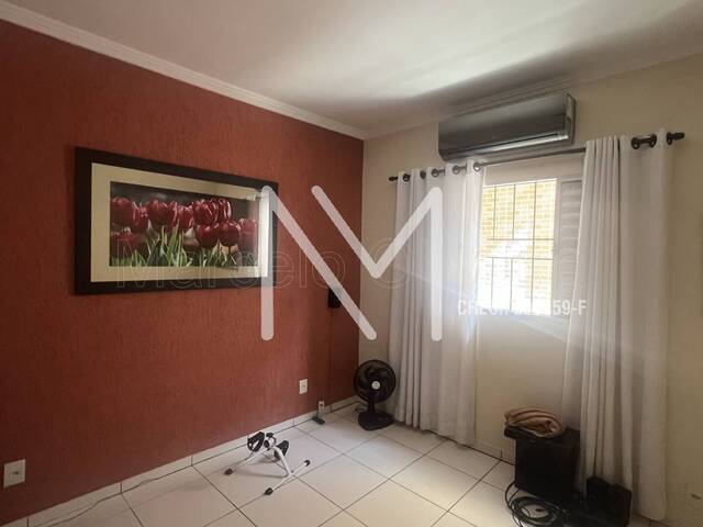 Casa para Venda em São José dos Campos - 4