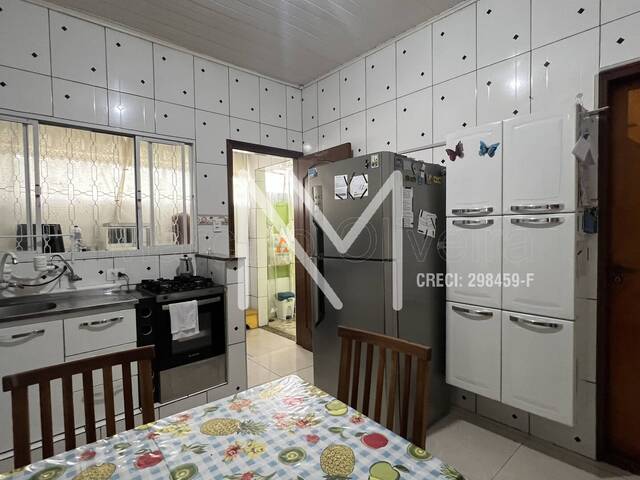 Casa para Venda em São José dos Campos - 4