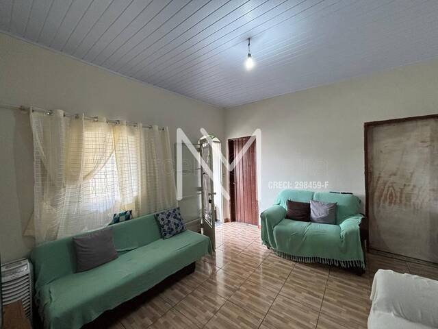 Casa para Venda em São José dos Campos - 4